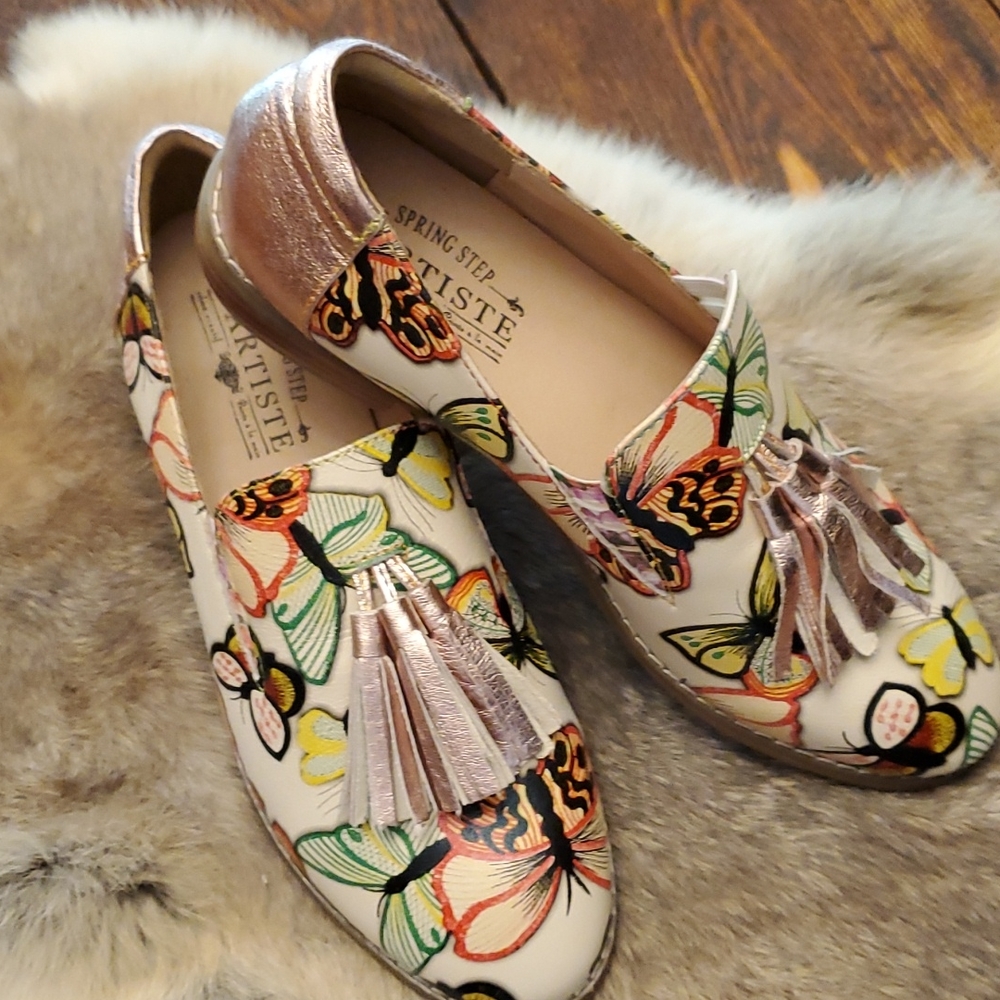 Shoes - Picture 2 of 2